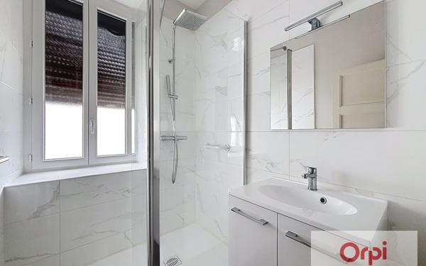 Appartement à louer    3 pièces • 61,82 m2 Commentry