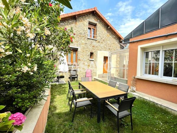 Vente Maison 8 pièces de 200m² - 92240 Malakoff