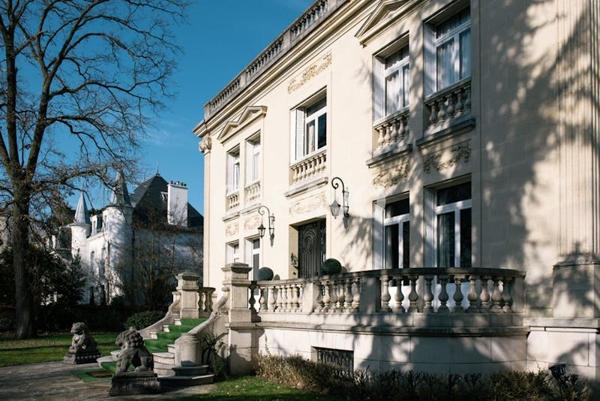 Vente Maison 15 pièces de 650m² - 94120 Fontenay-sous-Bois