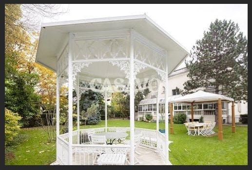 Vente Maison 15 pièces de 650m² - 94120 Fontenay-sous-Bois