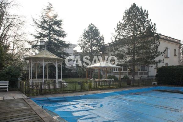 Vente Maison 15 pièces de 650m² - 94120 Fontenay-sous-Bois