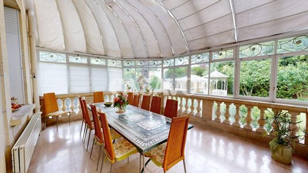 Vente Maison 15 pièces de 650m² - 94120 Fontenay-sous-Bois