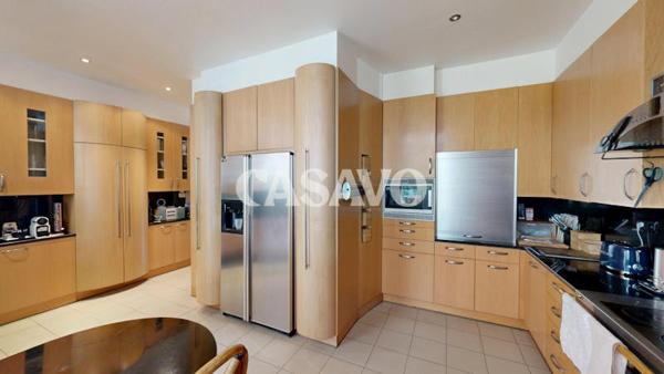 Vente Maison 15 pièces de 650m² - 94120 Fontenay-sous-Bois