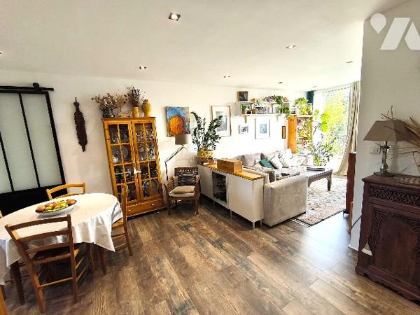 Appartement T4 Valmante haut traversant de 83 m² loi carrez et 95 m² de surface habitable, vue mer