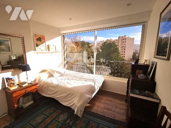 Appartement T4 Valmante haut traversant de 83 m² loi carrez et 95 m² de surface habitable, vue mer