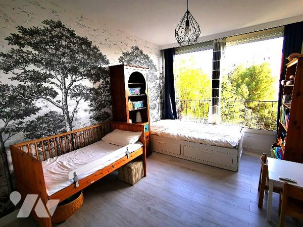 Appartement T4 Valmante haut traversant de 83 m² loi carrez et 95 m² de surface habitable, vue mer