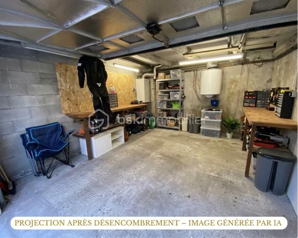 À proximité du centre-ville de Millau et de ses commodités, découvrez cet appartement T3 de 63,63 m² Carrez, situé au 1er étage d’une petite copropriété.

L’appartement propose une distribution simple et fonctionnelle, avec une agréable pièce de vie réunissant séjour et cuisine ouverte aménagée, deux chambres, une salle d’eau avec WC ainsi qu’un espace buanderie.

Un appartement facile à vivre au quotidien, auquel viennent surtout s’ajouter deux belles annexes particulièrement appréciables en ville : un garage privatif de 18,37 m² et une cave en sous-sol de 17m², idéale pour disposer d’un véritable espace de stockage supplémentaire.

Le logement est équipé de menuiseries double vitrage, d’un chauffage individuel au gaz et bénéficie d’un classement énergétique D.

Les + du bien

🚗 Garage privatif de 18,37 m²
📦 Grande cave de 17 m²
🏠 Appartement T3 de 63,63 m² Carrez
🛏️ 1 chambres avec placard intégré
🛏️ 1 chambres avec espace buanderie
🍽️ Cuisine ouverte et aménagée
🪟 Double vitrage
🔥 Chauffage individuel au gaz
🌱 DPE D
🏢 Petite copropriété
📍 Proximité du centre-ville et des commodités

Que ce soit pour y installer votre résidence principale ou pour un projet d’investissement locatif, ce T3 offre une configuration pratique, complétée par des espaces annexes qui constituent un véritable plus en cœur de ville.

Envie de le découvrir ? Contactez-moi pour organiser une visite.

🎥 Une vidéo de présentation du bien pourra également vous être transmise avant d'organiser une visite.

Laetitia Criado – BSK Immobilier