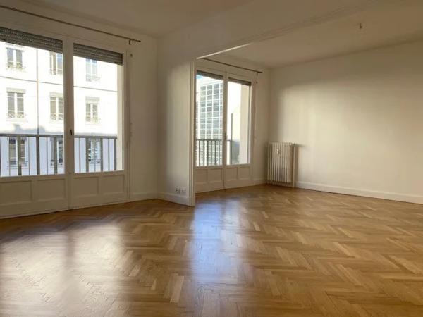 APPARTEMENT T3 A LOUER - LYON 6EME ARRONDISSEMENT l'Helvetie 90.25 m 2 1 730 € charges comprises par mois