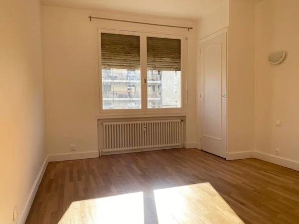 APPARTEMENT T3 A LOUER - LYON 6EME ARRONDISSEMENT l'Helvetie 90.25 m 2 1 730 € charges comprises par mois
