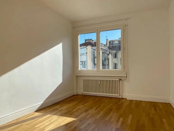 APPARTEMENT T3 A LOUER - LYON 6EME ARRONDISSEMENT l'Helvetie 90.25 m 2 1 730 € charges comprises par mois