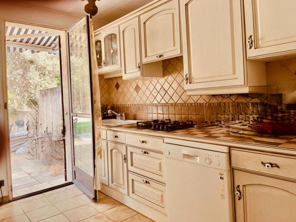 Maison  individuelle  sur Istres  sud   les T5 103 m2 + jardin 100M2 + Garage fermé