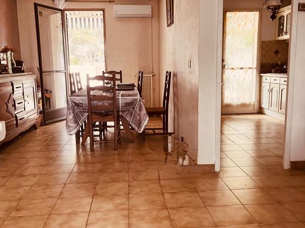 Maison  individuelle  sur Istres  sud   les T5 103 m2 + jardin 100M2 + Garage fermé