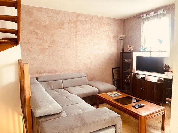 Maison  individuelle  sur Istres  sud   les T5 103 m2 + jardin 100M2 + Garage fermé