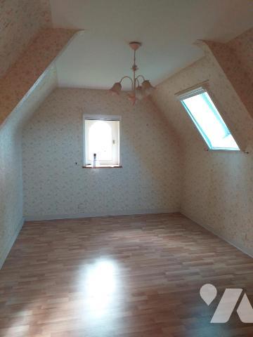 PLESCOP en campagne belle maison traditionnelle Néo Bretonne sur un terrain de 2560m²