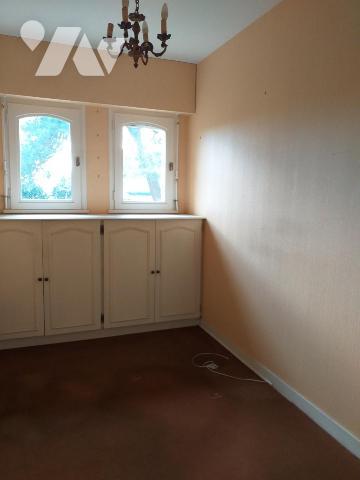 PLESCOP en campagne belle maison traditionnelle Néo Bretonne sur un terrain de 2560m²