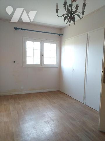 PLESCOP en campagne belle maison traditionnelle Néo Bretonne sur un terrain de 2560m²