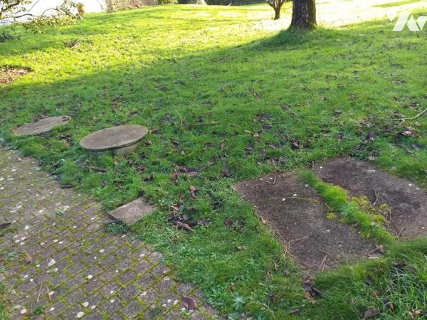 PLESCOP en campagne belle maison traditionnelle Néo Bretonne sur un terrain de 2560m²