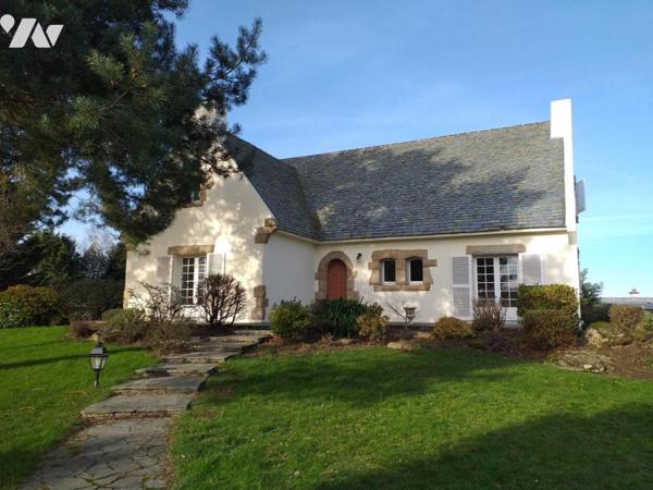 PLESCOP en campagne belle maison traditionnelle Néo Bretonne sur un terrain de 2560m²