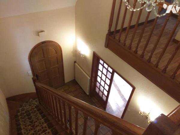 PLESCOP en campagne belle maison traditionnelle Néo Bretonne sur un terrain de 2560m²