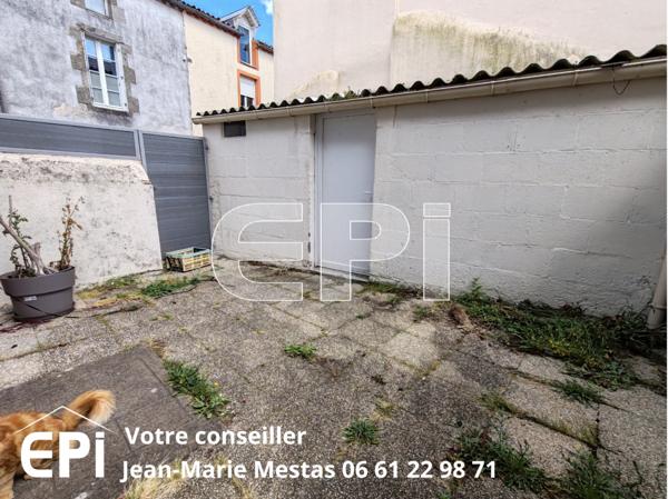 Nueil-les-Aubiers Maison ancienne Ajouter à ma sélection Référence : 6378