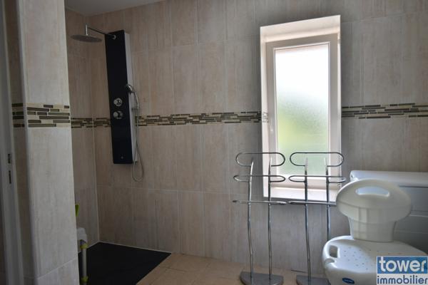 Eymet en Dordogne, ensemble de 2 maisons en pierre rénovées de 278m2 avec piscine.