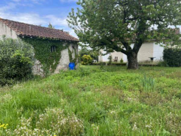 Maison T3 de 70m² avec garage sur un terrain de 900m²