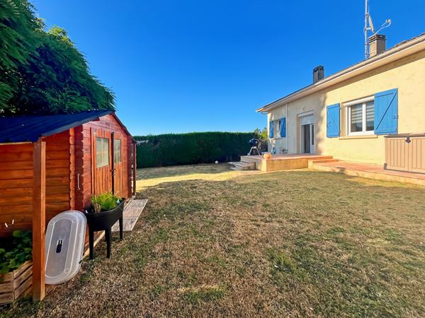 Jolie Maison de plain pied avec piscine proche centre Prayssac