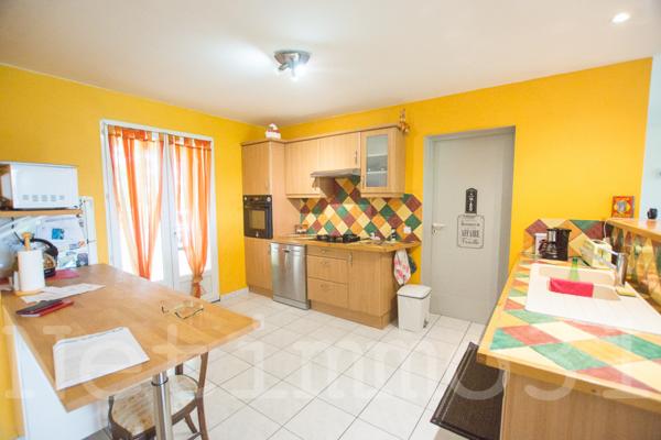 Très belle maison avec garage dans quartier calme