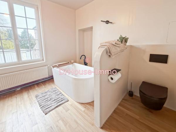 Bien immobilier à vendre 8 pièces de 218 m²