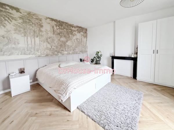 Bien immobilier à vendre 8 pièces de 218 m²