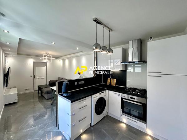 Bezons - Maison de ville divisée en 2 appartements €299 000 ** - Référence 4420