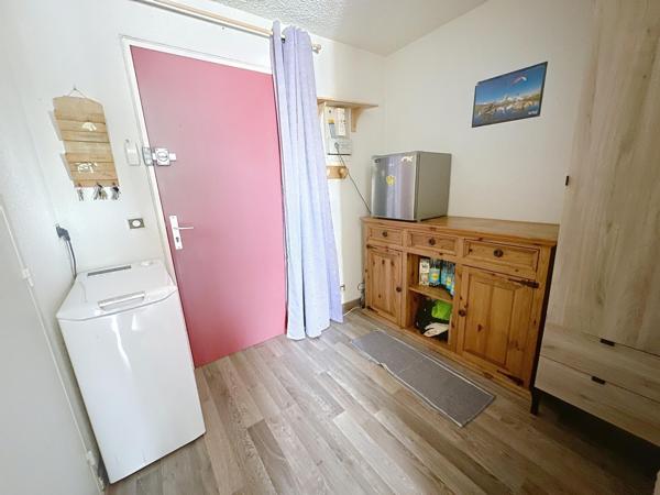 A 300 mètres, des pistes et des commerces