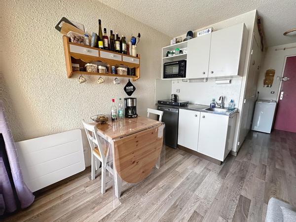 A 300 mètres, des pistes et des commerces