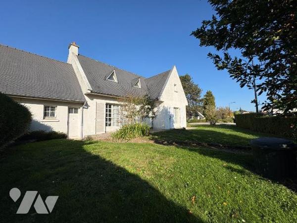 Exclusivité - PACE - Dans un environnement prisé, centre-bourg, à proximité immédiate des comme...