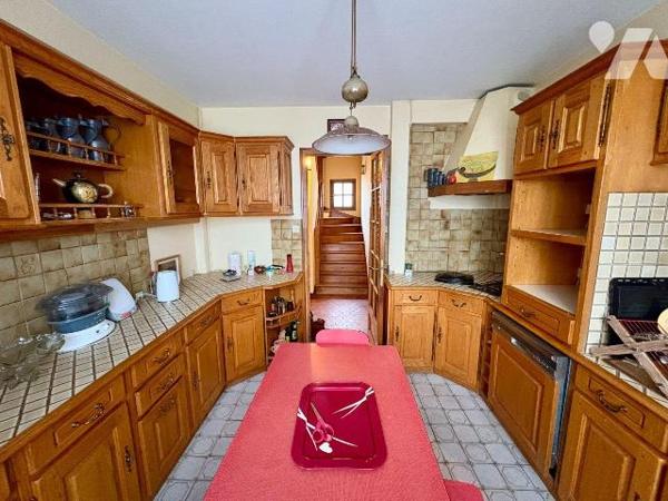 Exclusivité - PACE - Dans un environnement prisé, centre-bourg, à proximité immédiate des comme...