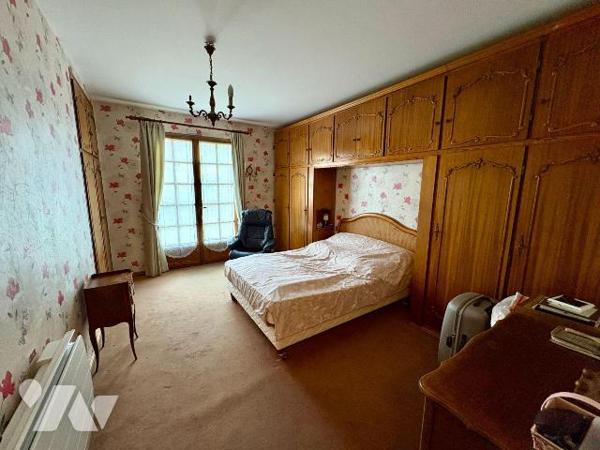 Exclusivité - PACE - Dans un environnement prisé, centre-bourg, à proximité immédiate des comme...