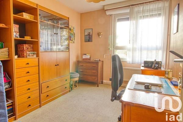 Appartement 4 pièces de 81 m² à Garges-lès-Gonesse (95140)