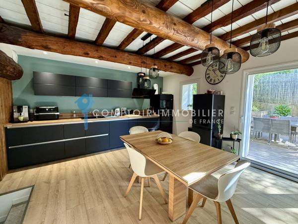 Maison de village
                                                                                                                                                                                                                                                                                                                        4 pièce(s)                                                                                                                                                                                                          3 chambre(s)                                                                                                                                                                                                          97  m²