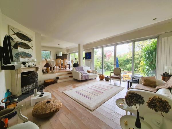 Vente Maison251 m² - 6 Pièces - LE VESINET (78110)