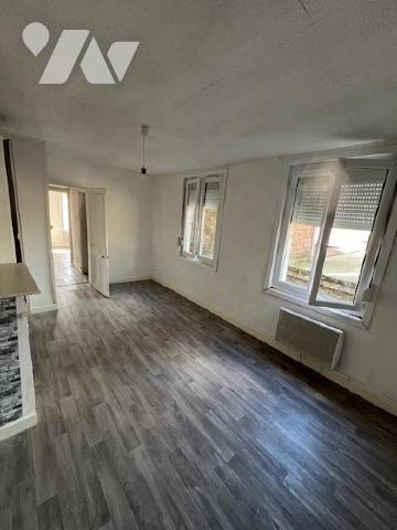 hesdin, Maison d'habitation - Maison à rafraichir dans le centre ville de la ville de HESDIN se...