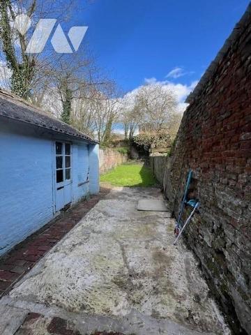 hesdin, Maison d'habitation - Maison à rafraichir dans le centre ville de la ville de HESDIN se...