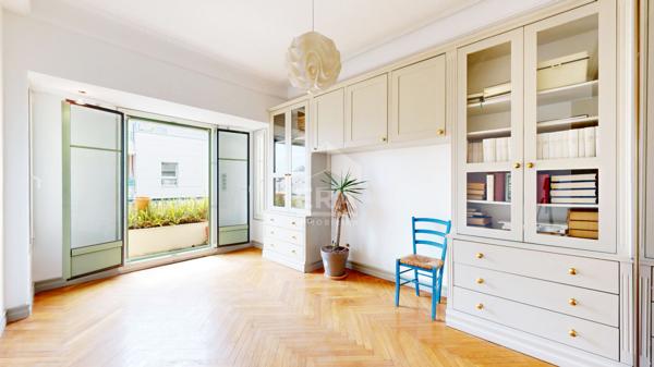 NICE - GAMBETTA / CARRÉ D'OR : MAGNIFIQUE 3/4 PIÈCES UN BEL IMMEUBLE BOURGEOIS AVEC VUE DÉGAGÉE