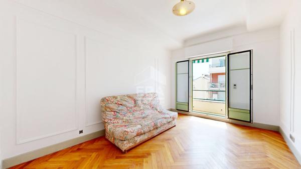 NICE - GAMBETTA / CARRÉ D'OR : MAGNIFIQUE 3/4 PIÈCES UN BEL IMMEUBLE BOURGEOIS AVEC VUE DÉGAGÉE
