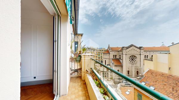 NICE - GAMBETTA / CARRÉ D'OR : MAGNIFIQUE 3/4 PIÈCES UN BEL IMMEUBLE BOURGEOIS AVEC VUE DÉGAGÉE