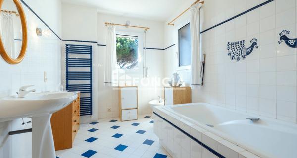 À vendre Maison 9 pièces 278 m² - Angoulins 17690