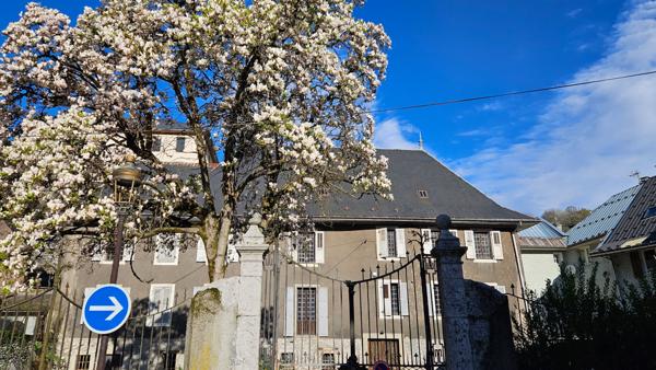 Maison - 20 pièces - 570 m²