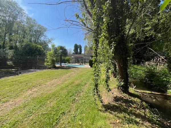 Gisors (27140) Maison de Charme 7 pièces de 220 m²