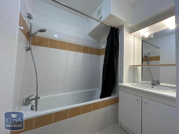 Appartement à louer 2 pièces 35.92m² Alençon (61000)