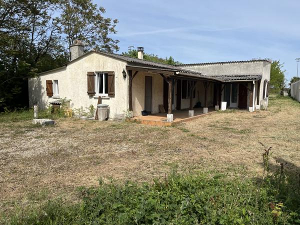 Poitiers (86000) MAISON PLAIN PIED 100 M2 A RENOVER AVEC JARDIN 1700 M2 ET GARAGE 50 M2