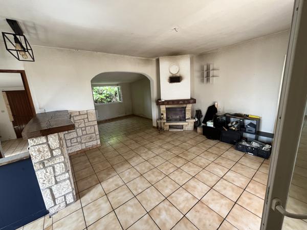 Poitiers (86000) MAISON PLAIN PIED 100 M2 A RENOVER AVEC JARDIN 1700 M2 ET GARAGE 50 M2